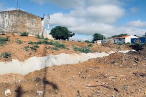com-nova-tubulacao,-prefeitura-de-tabira-liga-via-antes-intransitavel-em-brejinho