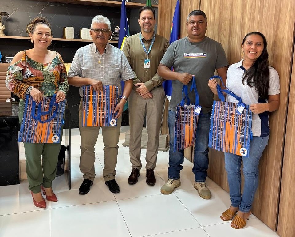 quixaba:-prefeito-ze-pretinho-recebe-visita-do-gerente-regional-da-caixa-economica-federal