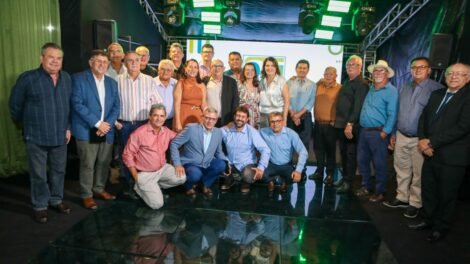 em-solenidade-marcada-por-emocao-e-historia,-sicoob-pernambuco-celebra-25-anos