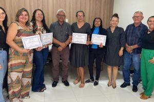 quixaba:-prefeito-ze-pretinho-entrega-certificados-para-aposentadoria-de-quatro-servidores