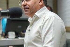 sandrinho-revela-que-raquel-o-cantou-para-apoia-la-em-2026