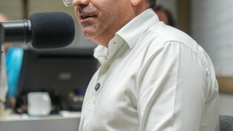 sandrinho-revela-que-raquel-o-cantou-para-apoia-la-em-2026