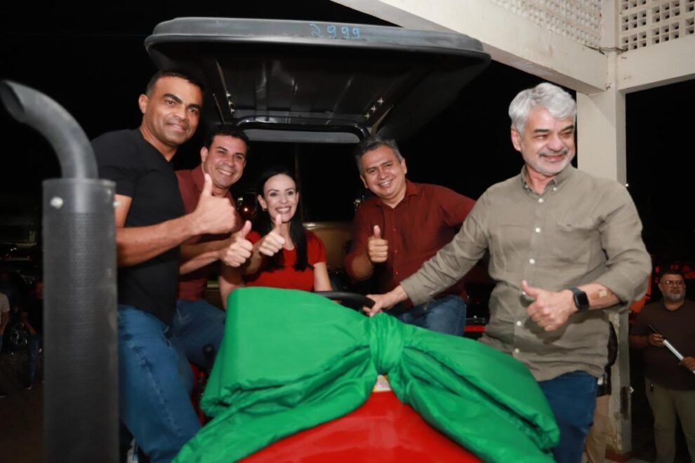 prefeitura-de-serra-talhada-entrega-novo-trator-para-agricultura-familiar