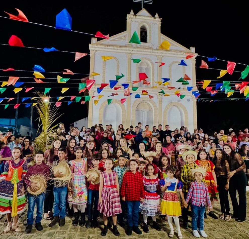 flores:-povoado-de-santana-de-almas-promove-o-“arraial-da-escola-desembargador-pedro-i”