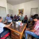 prefeito-de-carnaiba-avalia-demandas-da-populacao-em-reuniao-com-ouvidoria-e-secretarios