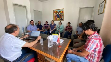 prefeito-de-carnaiba-avalia-demandas-da-populacao-em-reuniao-com-ouvidoria-e-secretarios