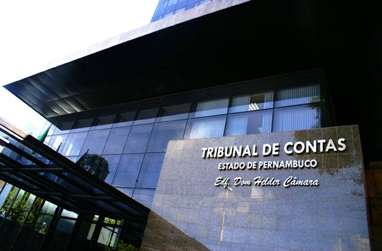 tce-suspende-pagamentos-de-contrato-milionario-da-secom-pe-por-falhas-em-julgamento-de-propostas