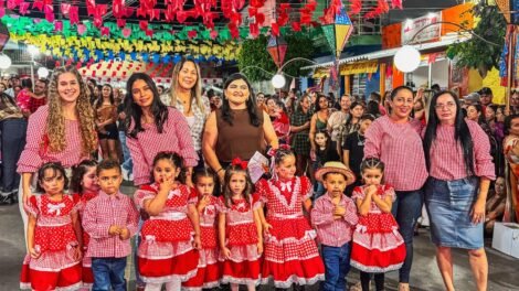 flores:-polo-junino-encanta-publico-com-arraial-da-creche-tia-carmelita-santana