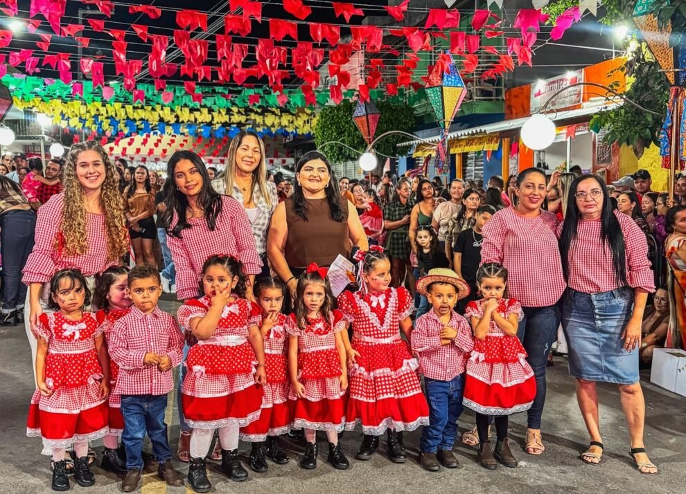 flores:-polo-junino-encanta-publico-com-arraial-da-creche-tia-carmelita-santana
