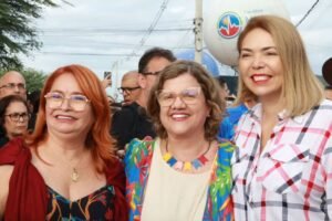 liana-e-senadora-teresa-leitao-participam-da-caminhada-do-forro