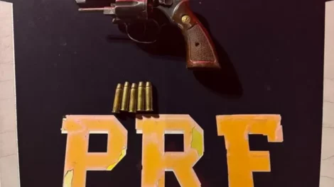homem-e-detido-com-revolver-sem-registro-durante-blitz-da-prf-em-arcoverde