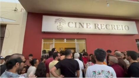 apos-mais-de-uma-decada-fechado,-cine-recreio-reabre-em-floresta