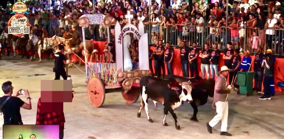 familia-estima-vence-o-festival-de-carro-de-boi-de-flores-2025-com-homenagem-ao-padre-cicero