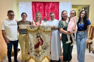 paroquia-de-carnaiba-faz-abertura-das-noites-dedicadas-ao-sagrado-coracao-de-jesus