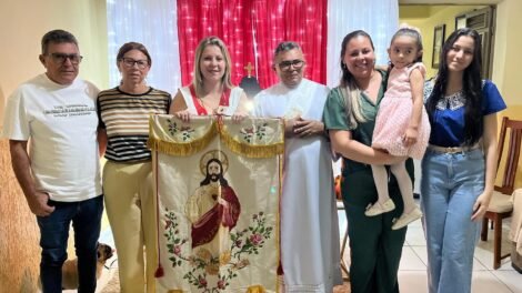paroquia-de-carnaiba-faz-abertura-das-noites-dedicadas-ao-sagrado-coracao-de-jesus