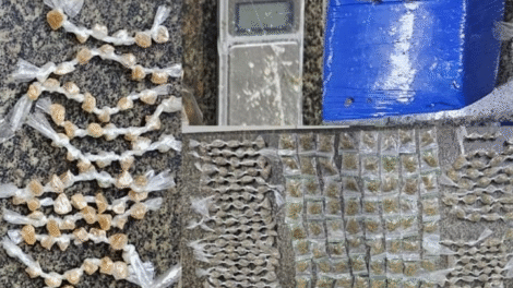 mulher-e-presa-com-grande-quantidade-de-drogas-em-residencia-na-zona-norte-do-recife