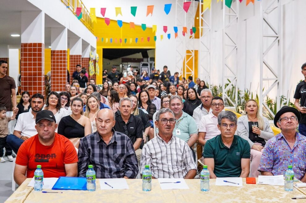 prefeitura-de-itapetim-promove-show-de-calouros-dentro-da-programacao-do-circuito-junino-2025