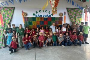 dr.-pedro-alves,-prefeito-de-iguaracy,-prestigia-evento-na-escola-jose-virginio-em-irajai