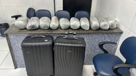 duas-mulheres-sao-flagradas-com-mais-de-10kg-de-maconha-no-tip-durante-operacao-da-pm