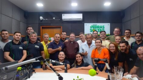 radio-pedras-soltas-fm-inaugura-novas-instalacoes-em-itapetim
