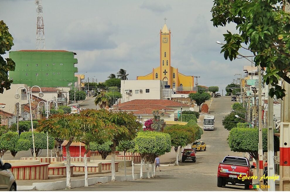 prefeito-de-tavares-anuncia-pagamento-de-servidores-referente-a-junho