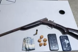 duas-pessoas-sao-presas-por-trafico-e-posse-ilegal-de-armas-em-pesqueira