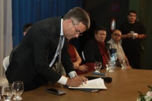 sandrinho-assinou-ordens-de-servico-de-2,5-milhoes-para-novas-obras-em-afogados-da-ingazeira 