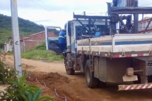 prefeitura-de-santa-cruz-da-baixa-verde-inicia-obra-de-rede-eletrica-em-casas-populares