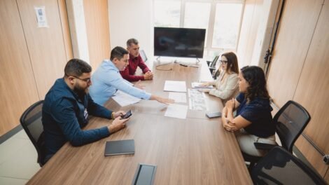 prefeito-de-solidao-discute-projeto-de-novo-portal-de-entrada-em-reuniao-no-der-pe