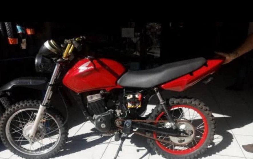 ladroes-tomam-moto-durante-assalto-na-queimada,-zona-rural-de-quixaba