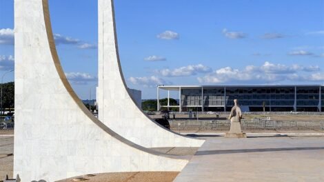 stf-mantem-prisoes-preventivas-de-envolvidos-em-atentado-e-tentativa-de-golpe-de-estado