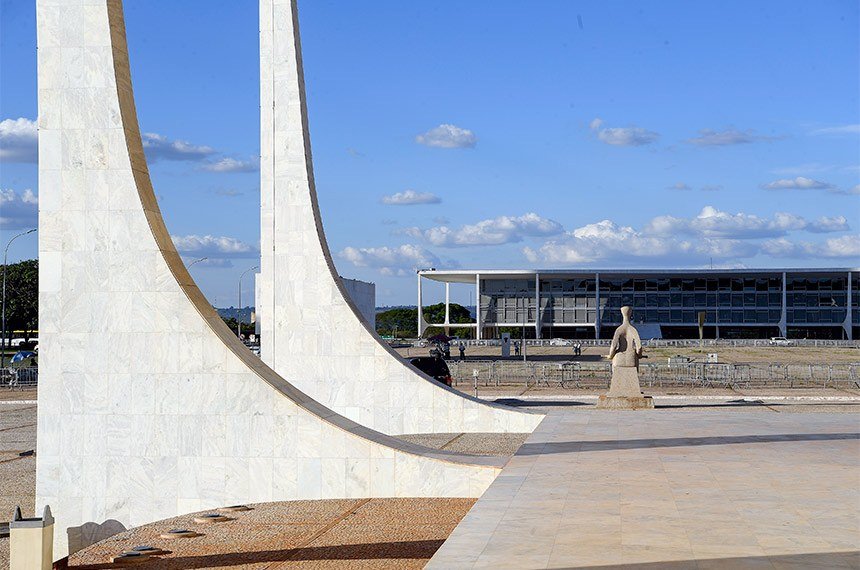 stf-mantem-prisoes-preventivas-de-envolvidos-em-atentado-e-tentativa-de-golpe-de-estado