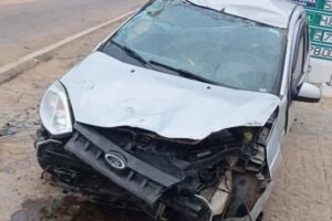 motorista-capota-carro-na-pe-320-em-carnaiba