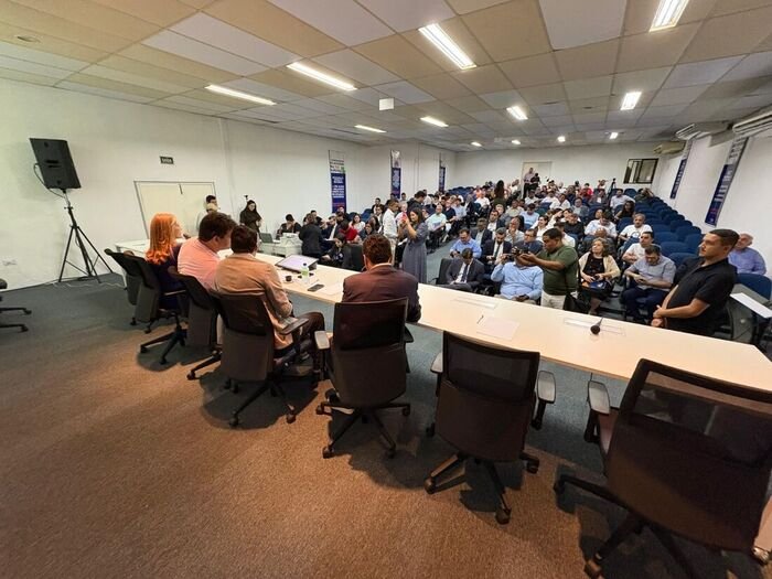 prefeitos-de-pernambuco-participam-de-assembleia-extraordinaria-convocada-pela-amupe-no-recife