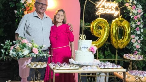 quixaba:-prefeito-ze-pretinho-participa-da-celebracao-de-90-anos-de-dona-zefa,-na-varjota