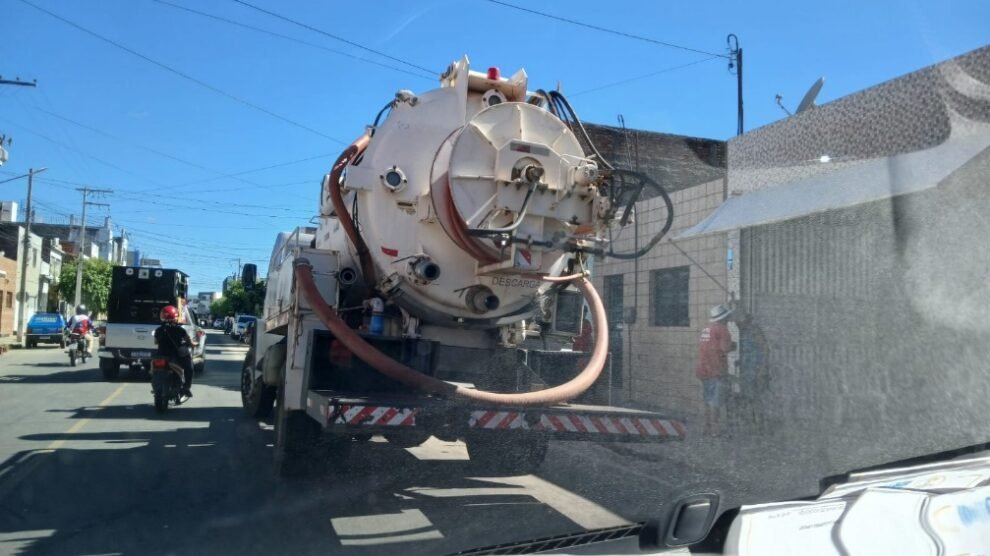 compesa-deixa-moradores-sem-servicos-de-esgotamento-em-afogados-da-ingazeira