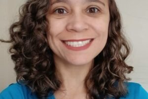 escritora-maria-veronica-da-silva-lanca-o-livro-“vagoes-de-memorias”no-domingo-em-serra-talhada