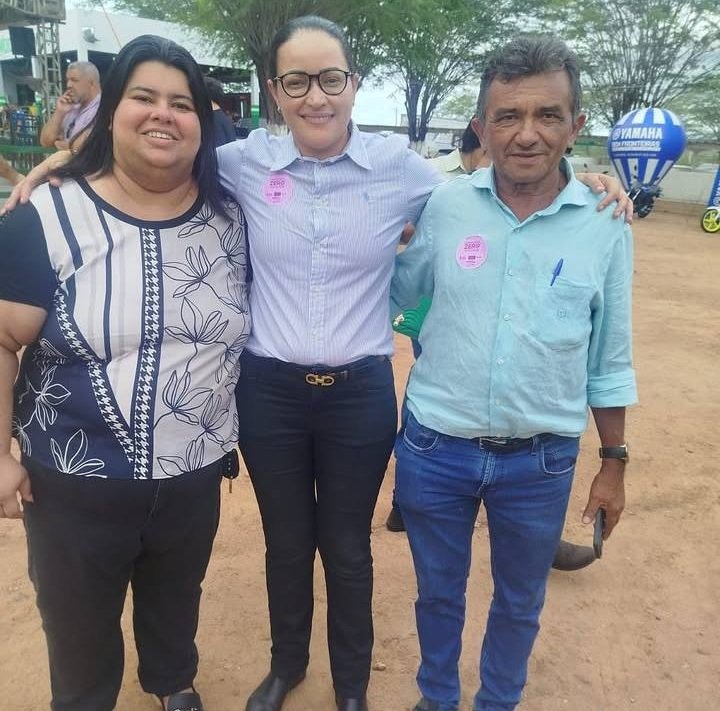 quixaba-marca-presenca-na-expocose-em-sertania-e-fortalece-compromisso-com-a-agricultura