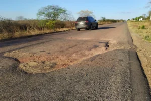 e-os-buracos-pequenos-na-pe-320-entre-tabira-e-afogados?