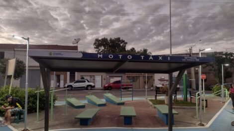 prefeitura-de-afogados-inicia-padronizacao-de-pontos-de-mototaxi