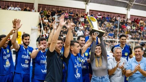 finais-dos-campeonatos-de-futsal-e-voleibol-movimentam-o-ginasio-miguel-arraes-em-itapetim