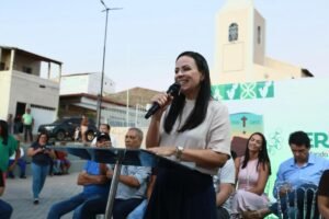 prefeita-marcia-entrega-praca-do-bairro-sao-cristovao-e-anuncia-reforma-da-praca-do-rodeio