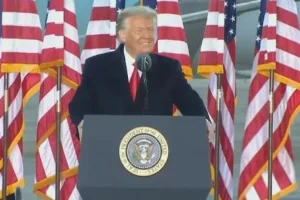 trump-e-diagnosticado-com-insuficiencia-venosa-cronica,-diz-casa-branca