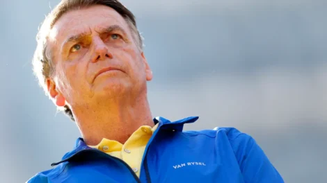 bolsonaro-e-alvo-de-operacao-da-pf-e-passara-a-usar-tornozeleira-eletronica
