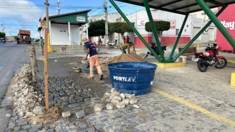 prefeitura-de-iguaracy-realiza-obras-de-recuperacao-de-calcamentos-em-varias-localidades