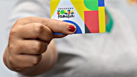 quase-1-milhao-de-familias-deixam-de-receber-bolsa-familia-gracas-a-alta-na-renda