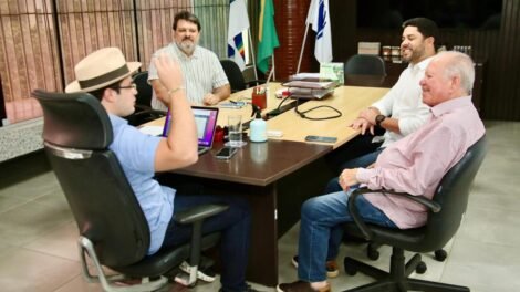 prefeito-de-iguaracy-busca-parcerias-e-recursos-em-reuniao-no-ipa,-em-recife