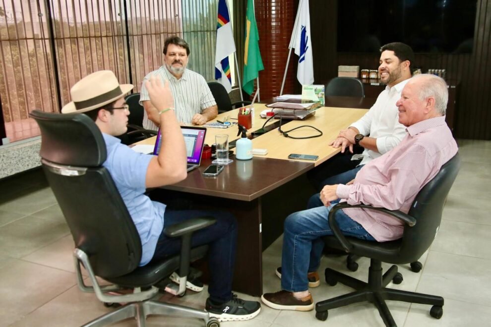 prefeito-de-iguaracy-busca-parcerias-e-recursos-em-reuniao-no-ipa,-em-recife