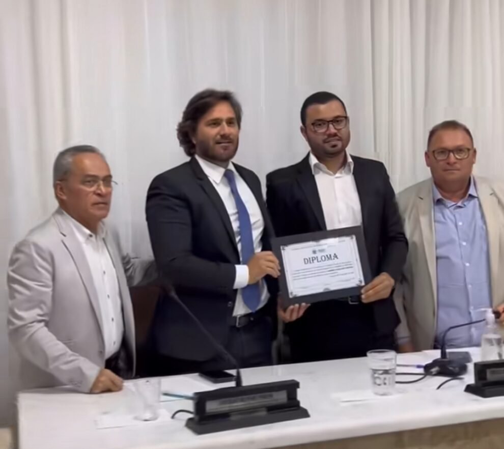 rodrigo-novaes-recebe-titulo-de-cidadao-triunfense