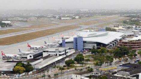 pouso-de-emergencia-no-recife:-comandante-da-azul-passa-mal-durante-voo-internacional
